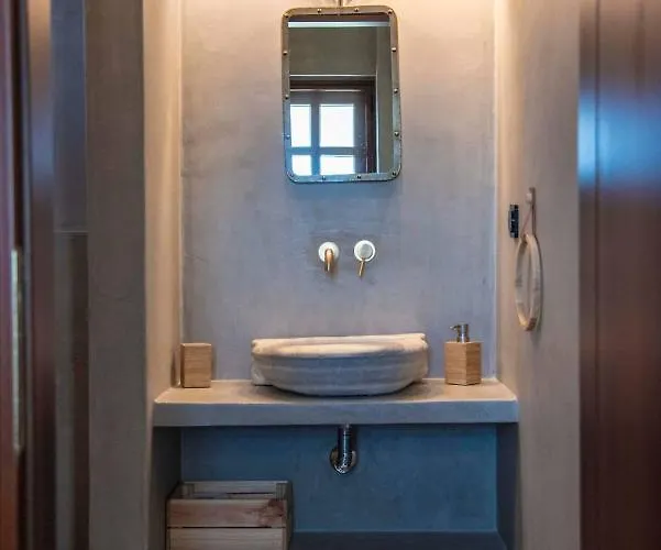 Zennova #61, Boutique In